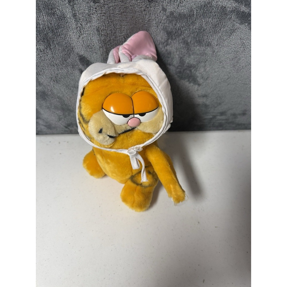 VINTAGE DAKIN GARFIELD EASTER BUNNY RABBIT EARS CARROT PLUSH